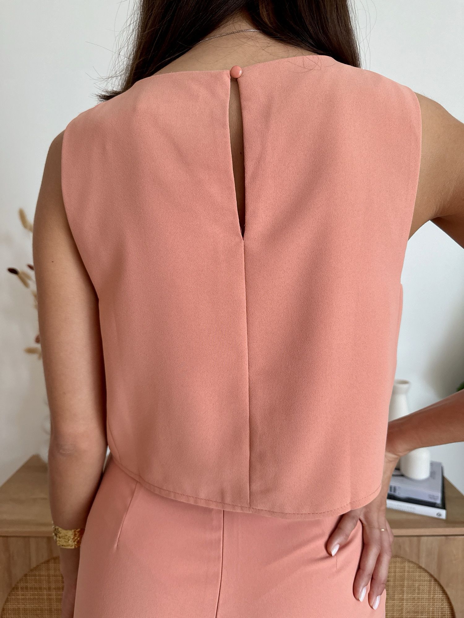 Top Cropped Alma