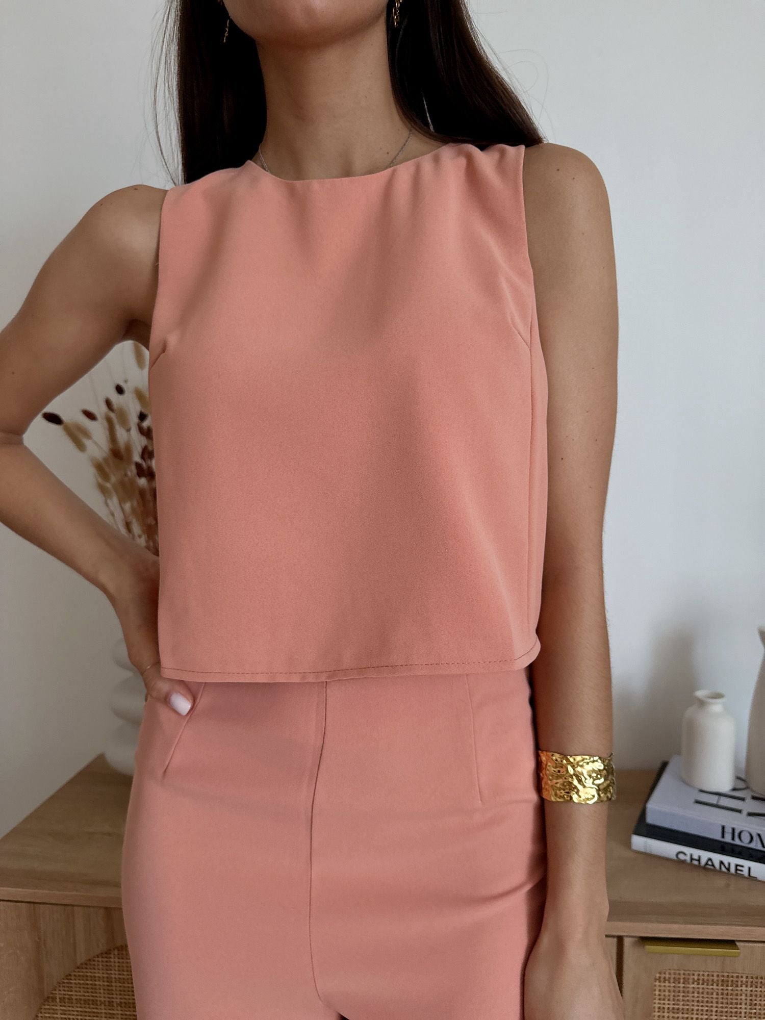 Top Cropped Alma