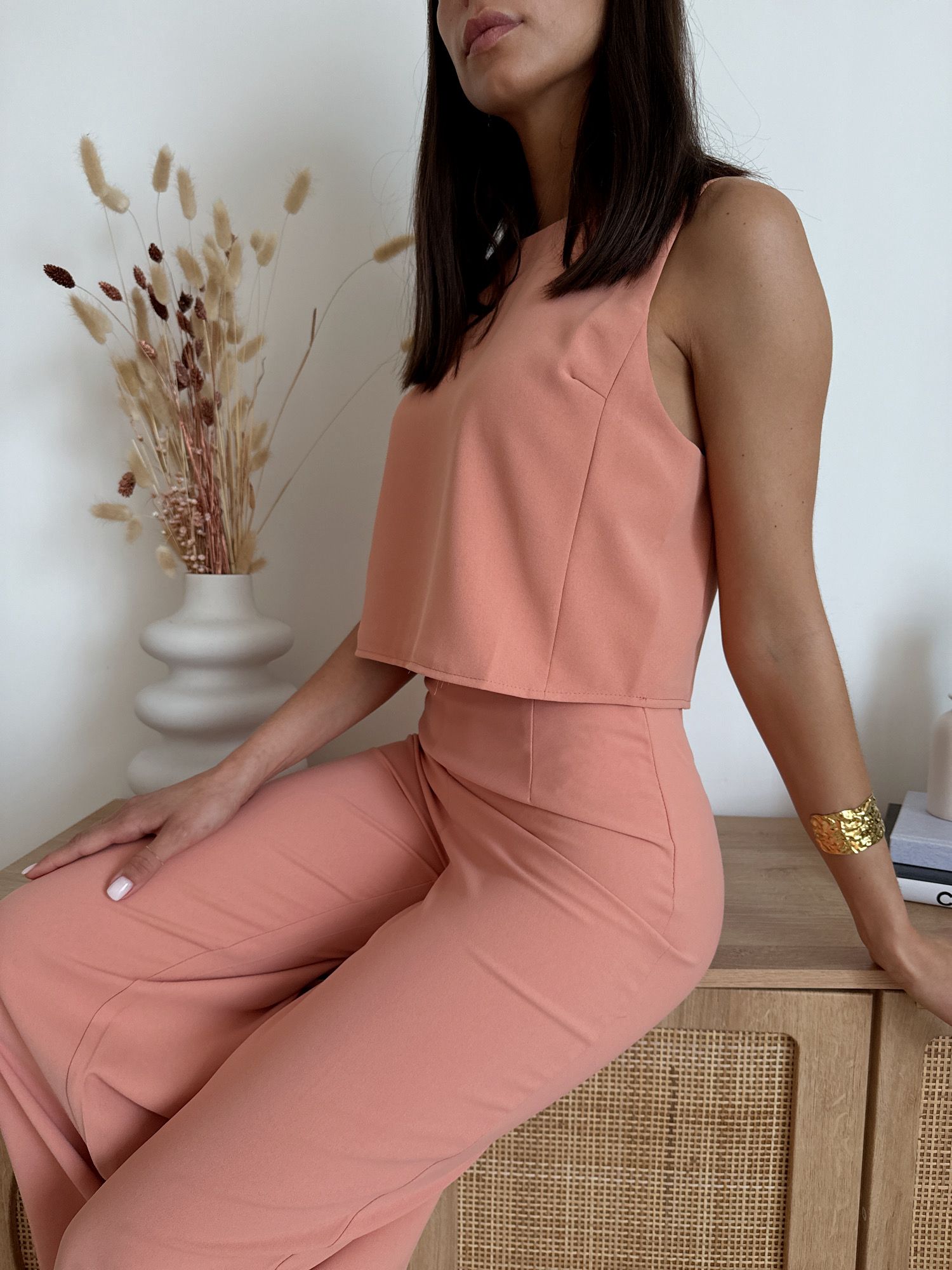 Top Cropped Alma